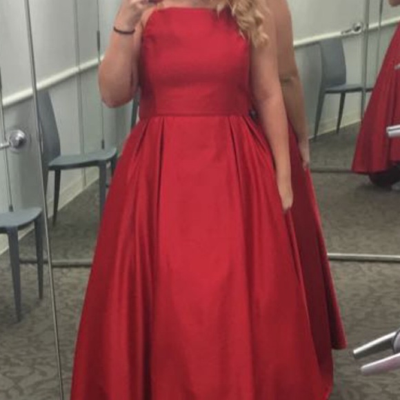Red prom dress - Picture 3 of 6